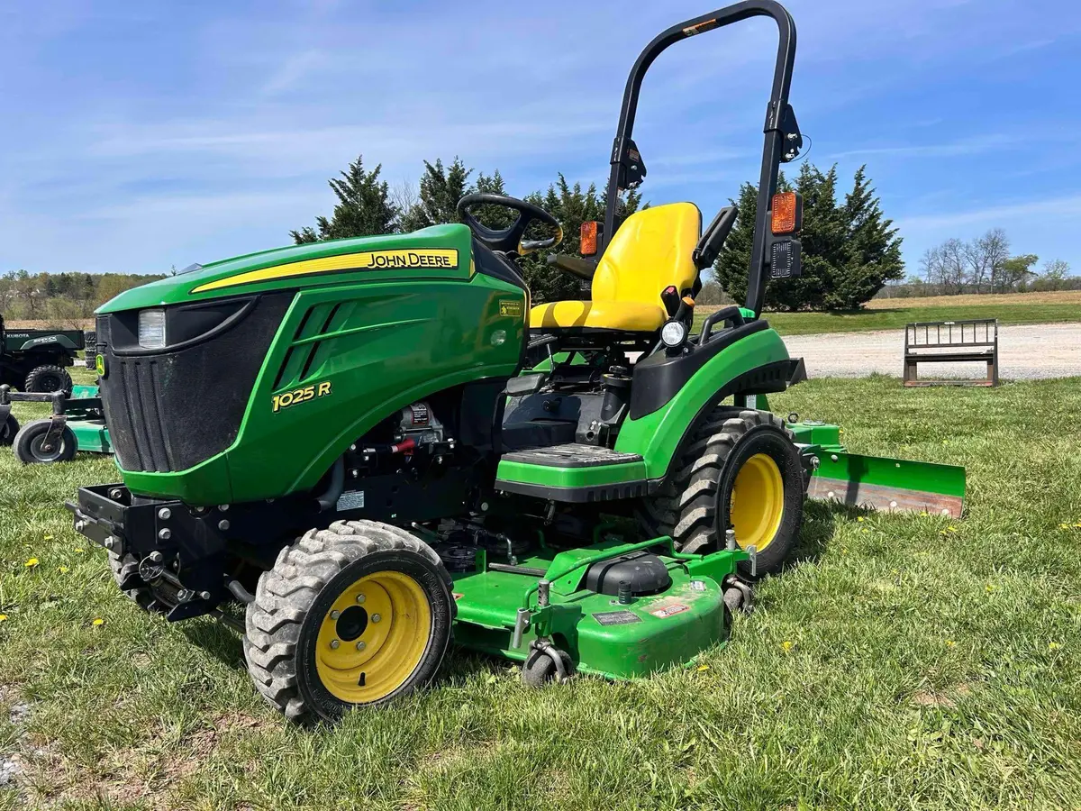 2013 JOHN DEERE 1025R